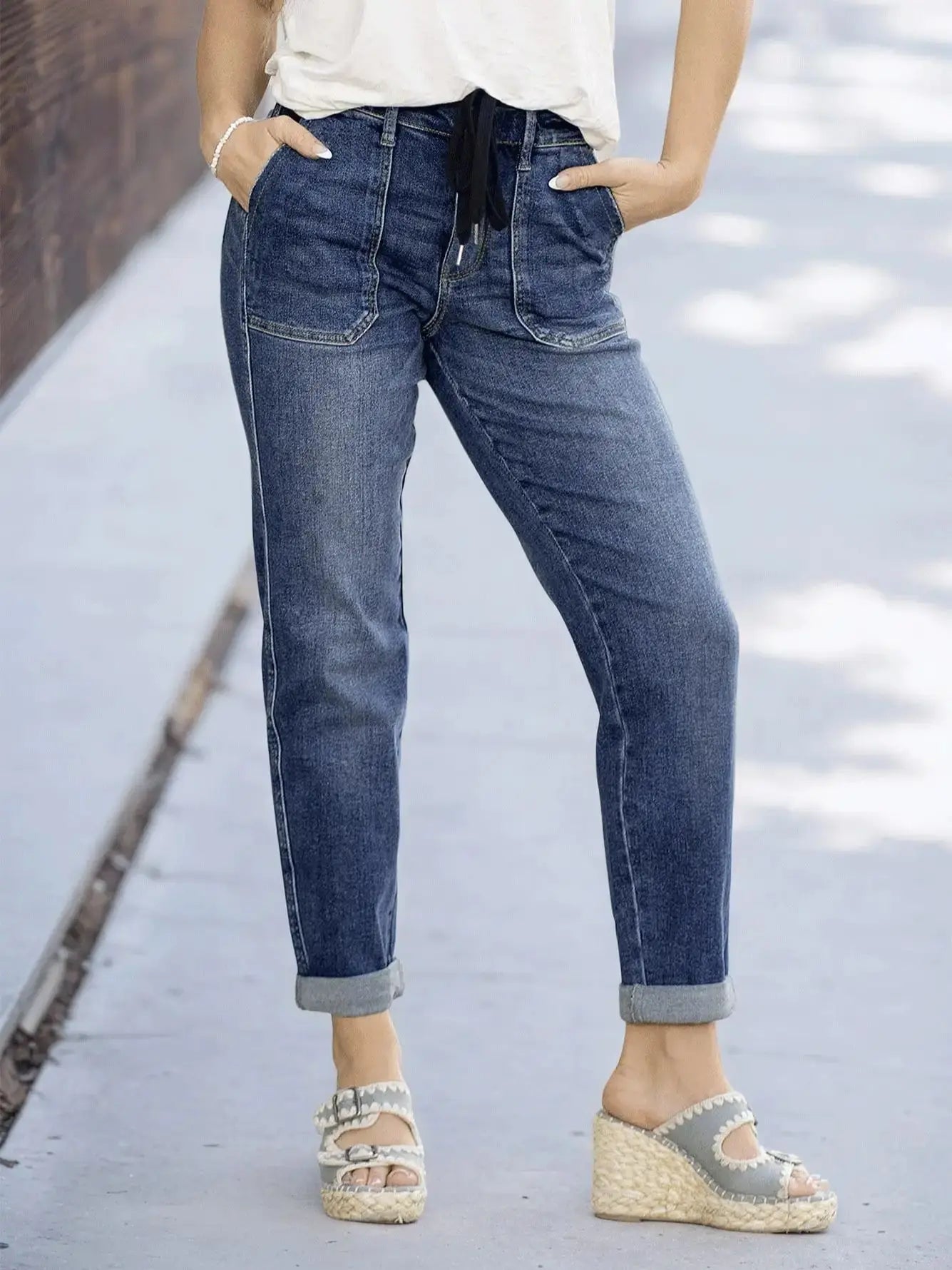 Audrey - Slim Fit Tie-Waist Jeans
