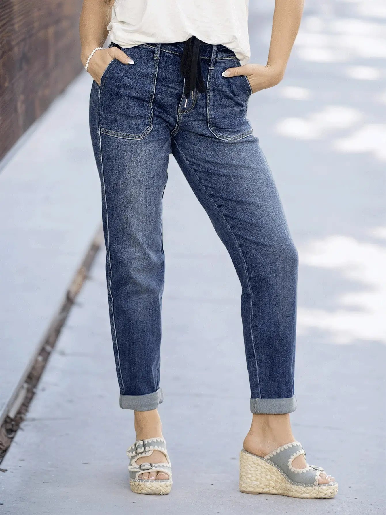 Audrey - Slim Fit Tie-Waist Jeans
